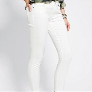NWOT BDG Mid-Rise Twig Grazer White Jeans Size 32x26